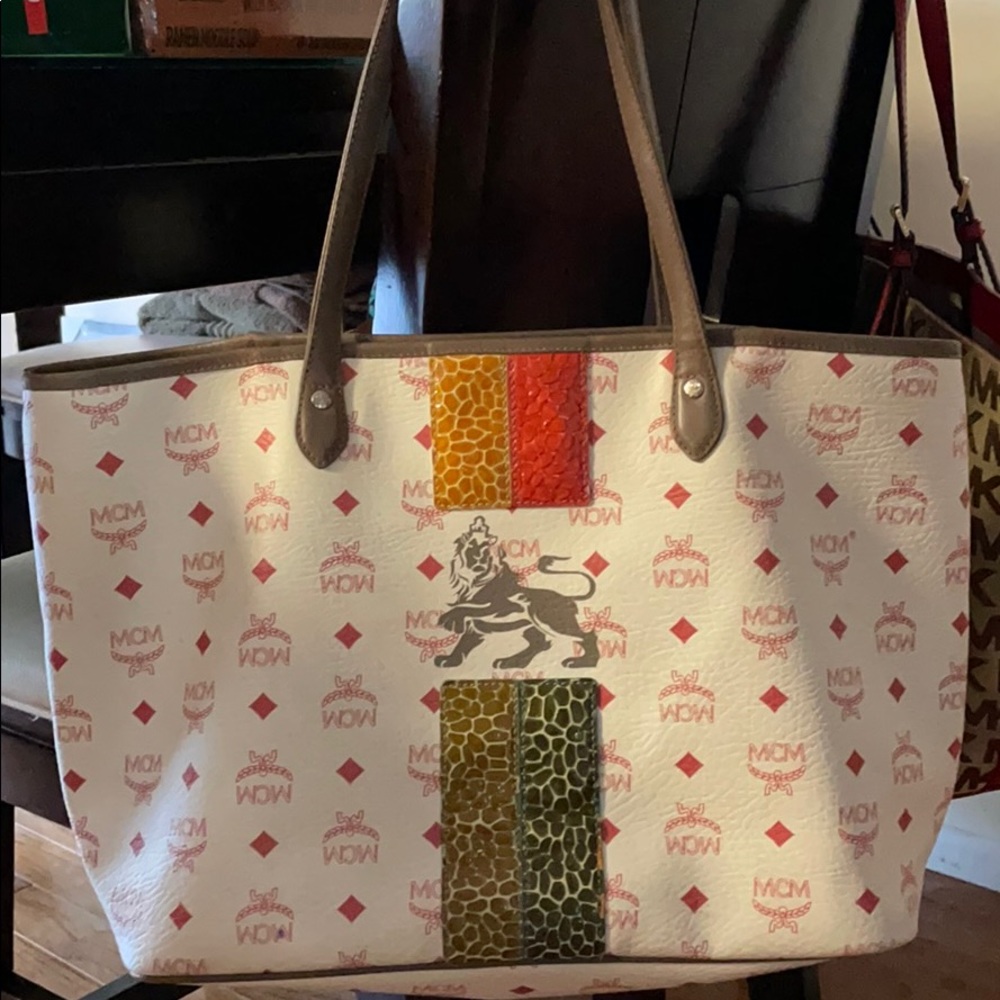 ON SALE!!!! VINTAGE MCM LION VISETOS SHOPPER BAG